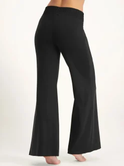 Flow Wide-Leg Yoga Pants - Onyx Black