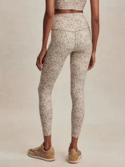 Freesoft High Rise Legging 25 - Ivory Abstract Feather