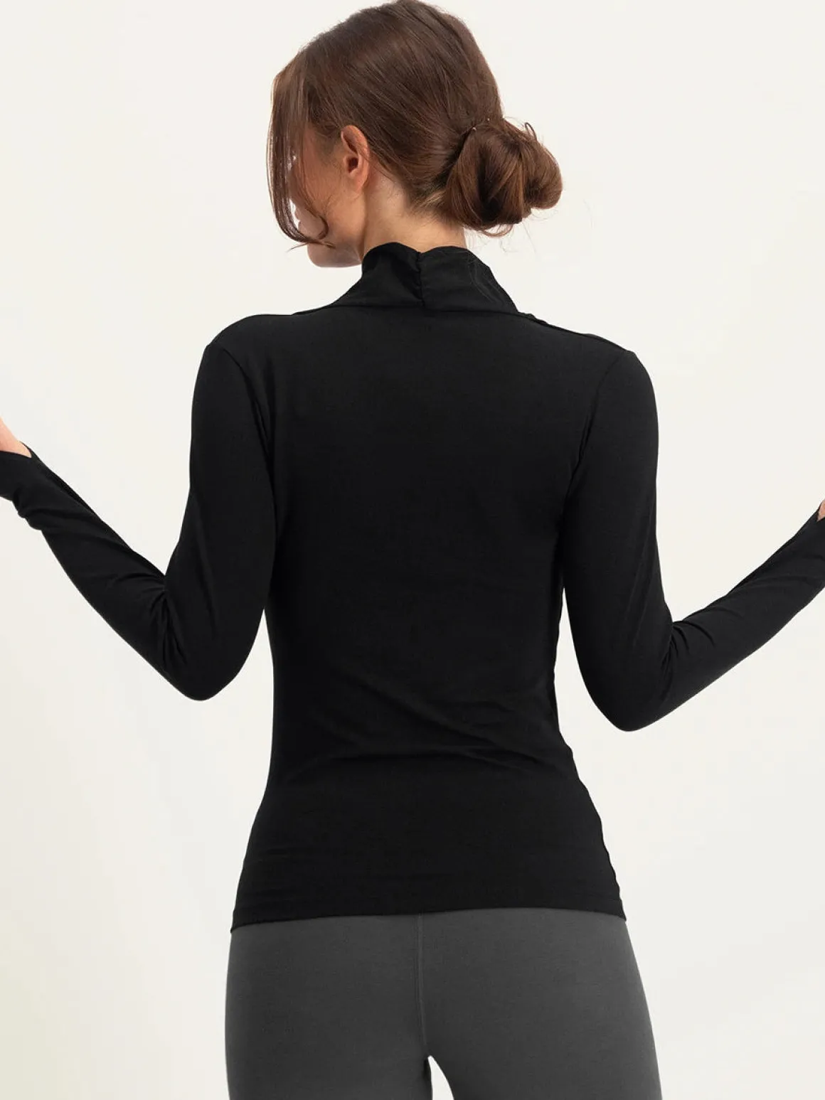 Ishtar Long Sleeve Yoga Top - Onyx Black
