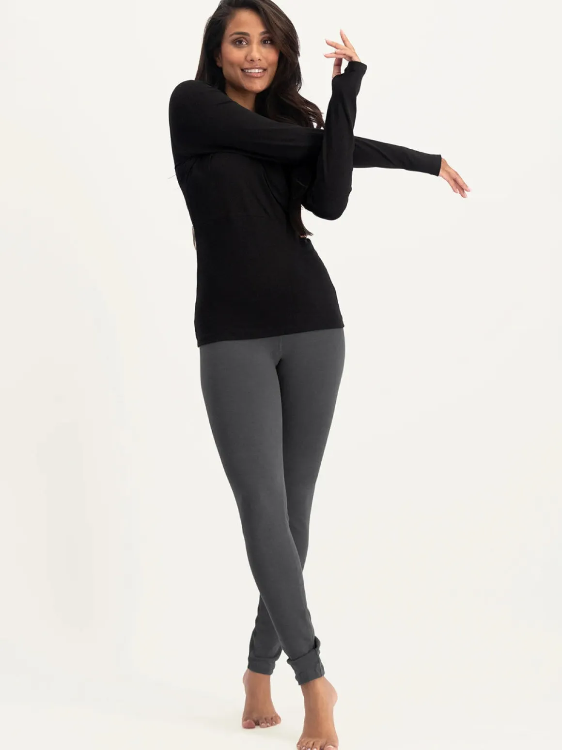Ishtar Long Sleeve Yoga Top - Onyx Black