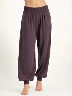 Jaya Harem Yoga Pants - Berry