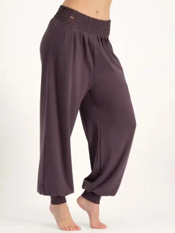Jaya Harem Yoga Pants - Berry