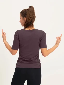 Kami Yoga Tee - Berry