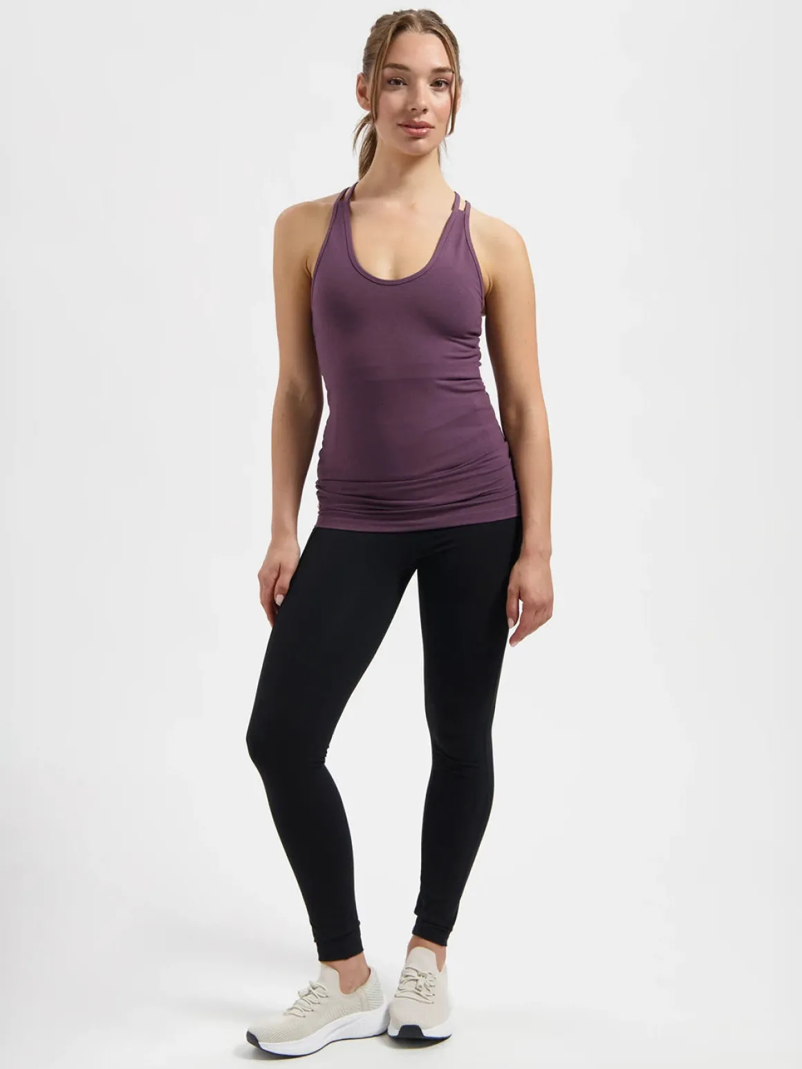 Lyrais Yoga Tank - Berry
