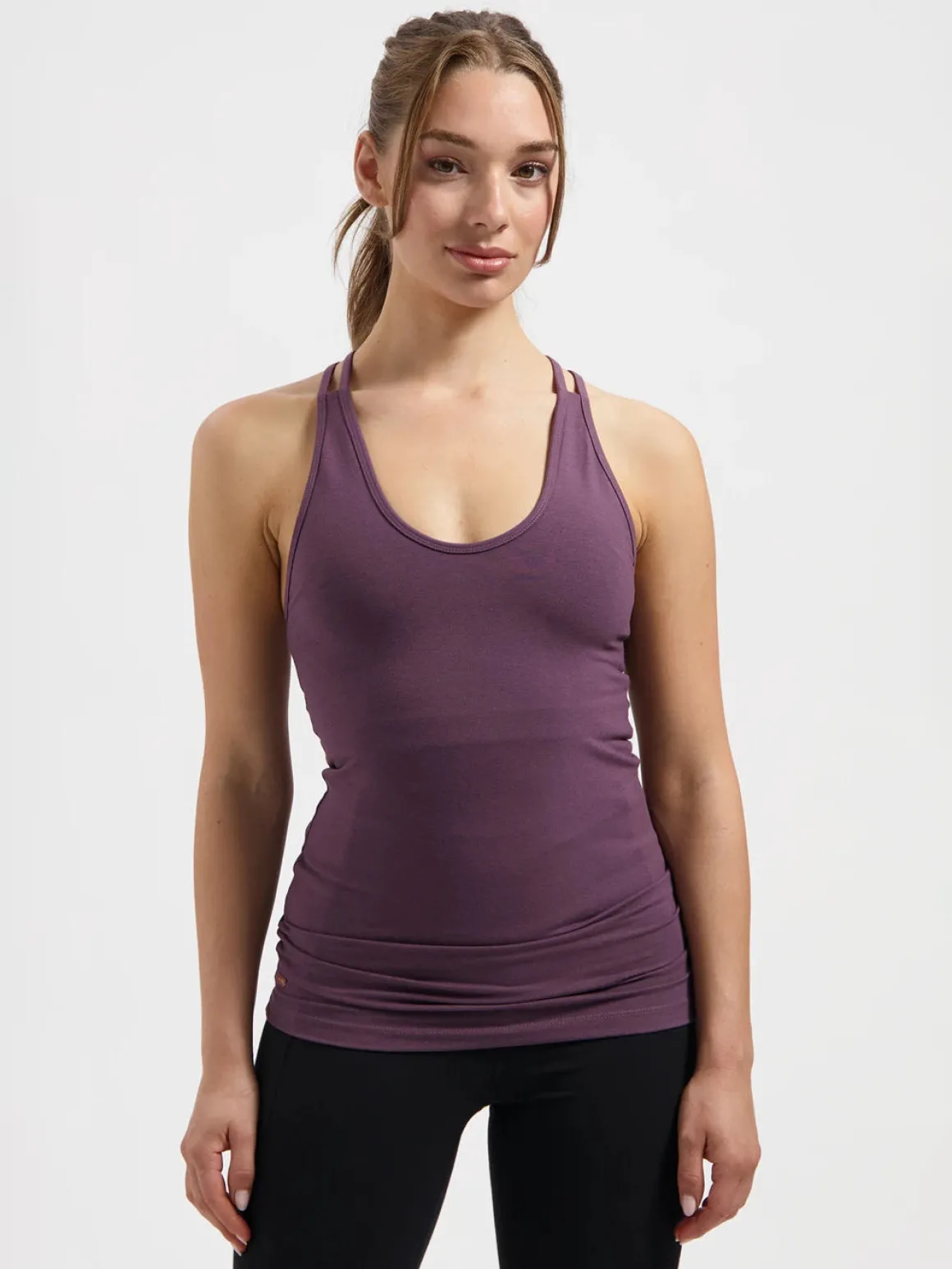 Lyrais Yoga Tank - Berry