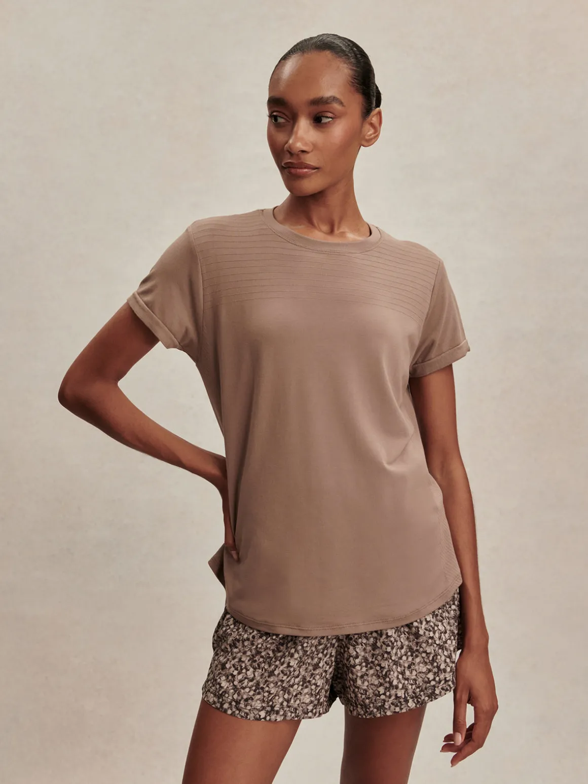 Saskia Seamless Longline Tee - Pine Bark