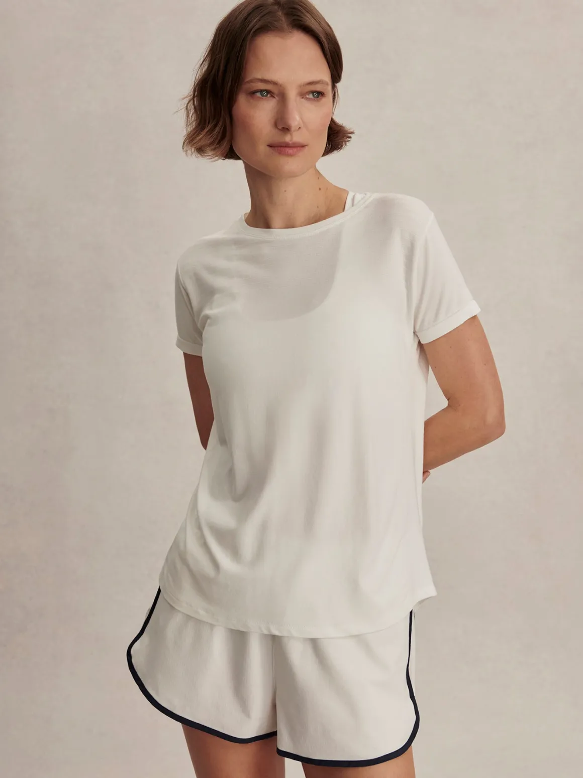 Saskia Seamless Longline Tee - White
