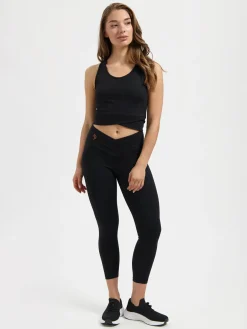 Sati Crop Yoga Tank - Onyx Black