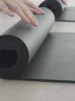 Signature Studio Yoga Mat - Nearly Perfect - Long – Black