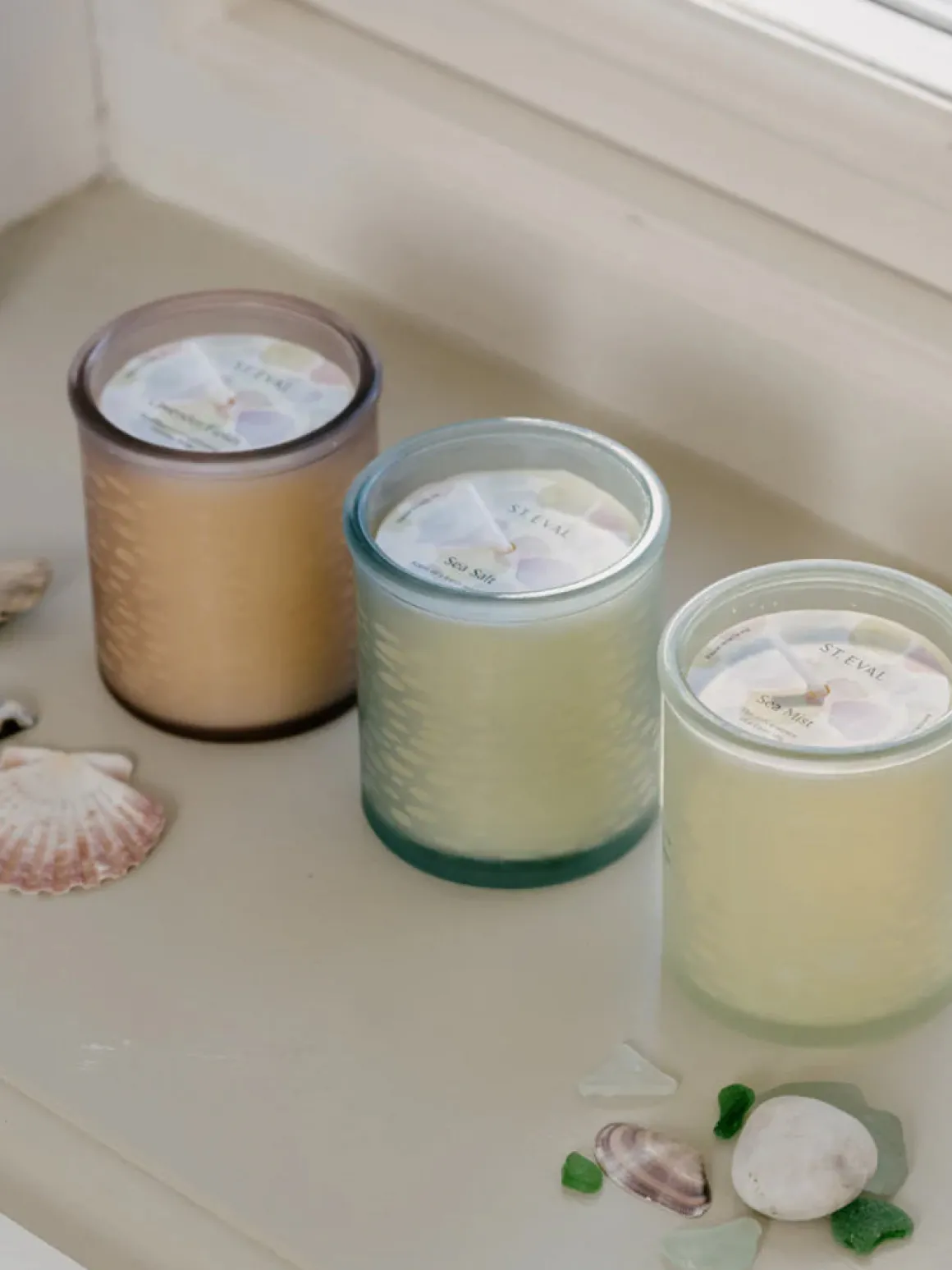 St Eval Beachcombing Glass Candle - Sea Mist