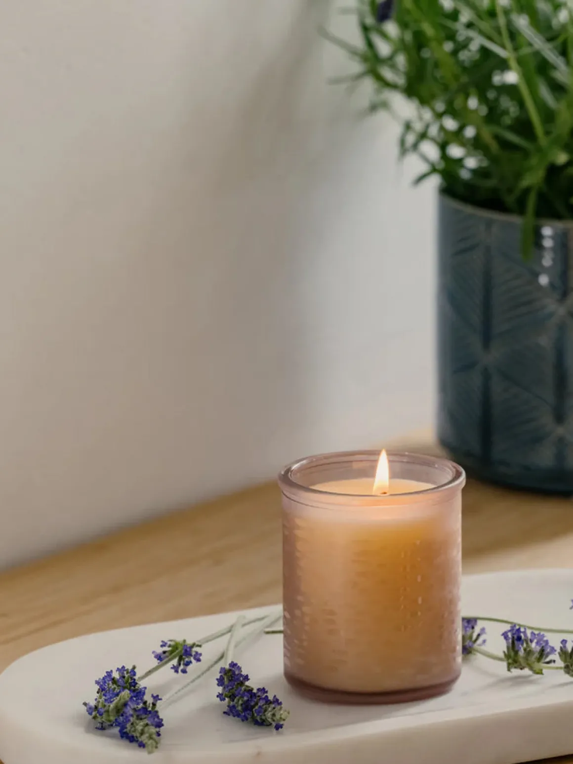 St Eval Beachcombing Glass Candle - Lavender Fields