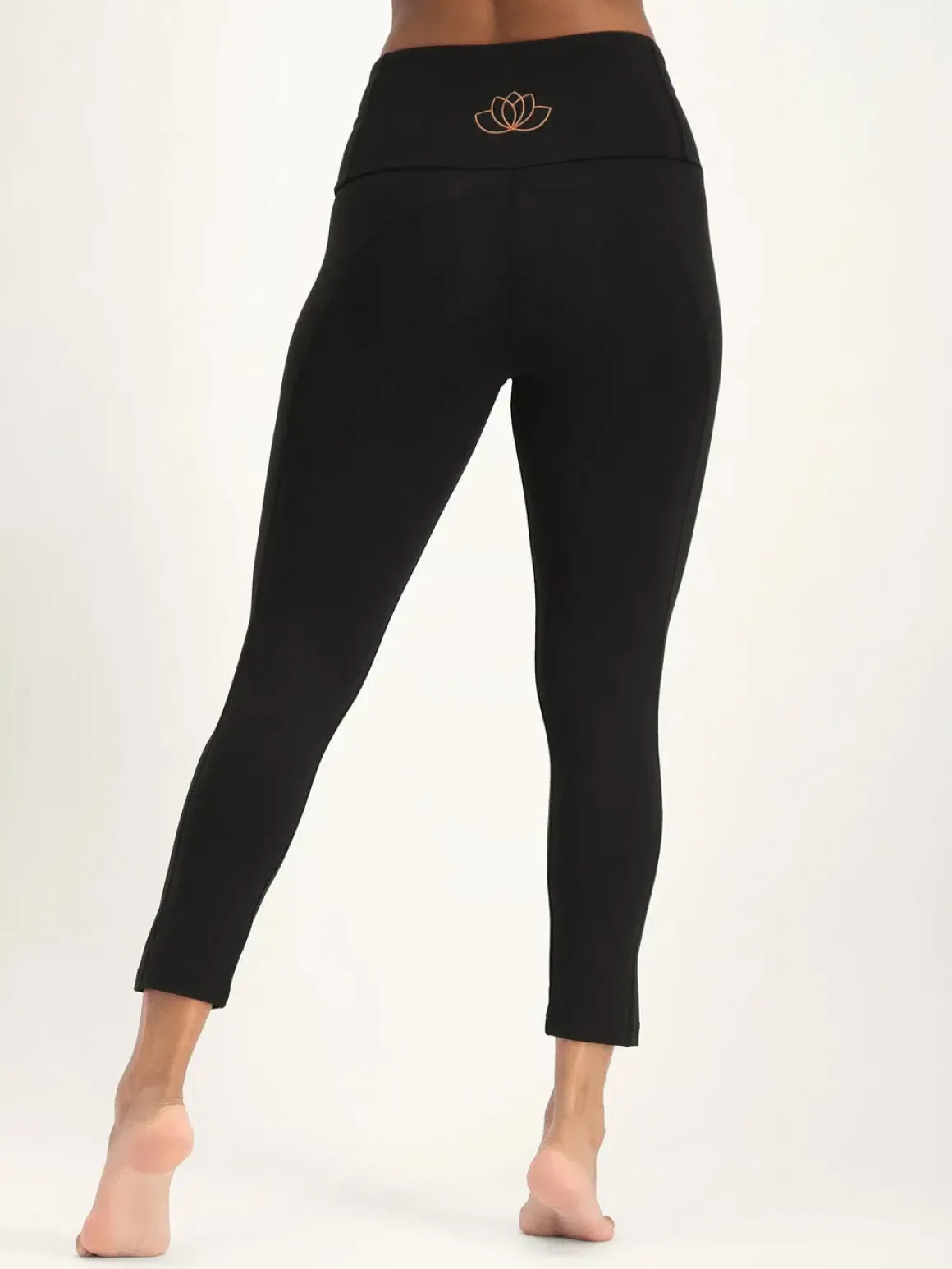 Surya 7/8 Yoga Leggings - Onyx Black