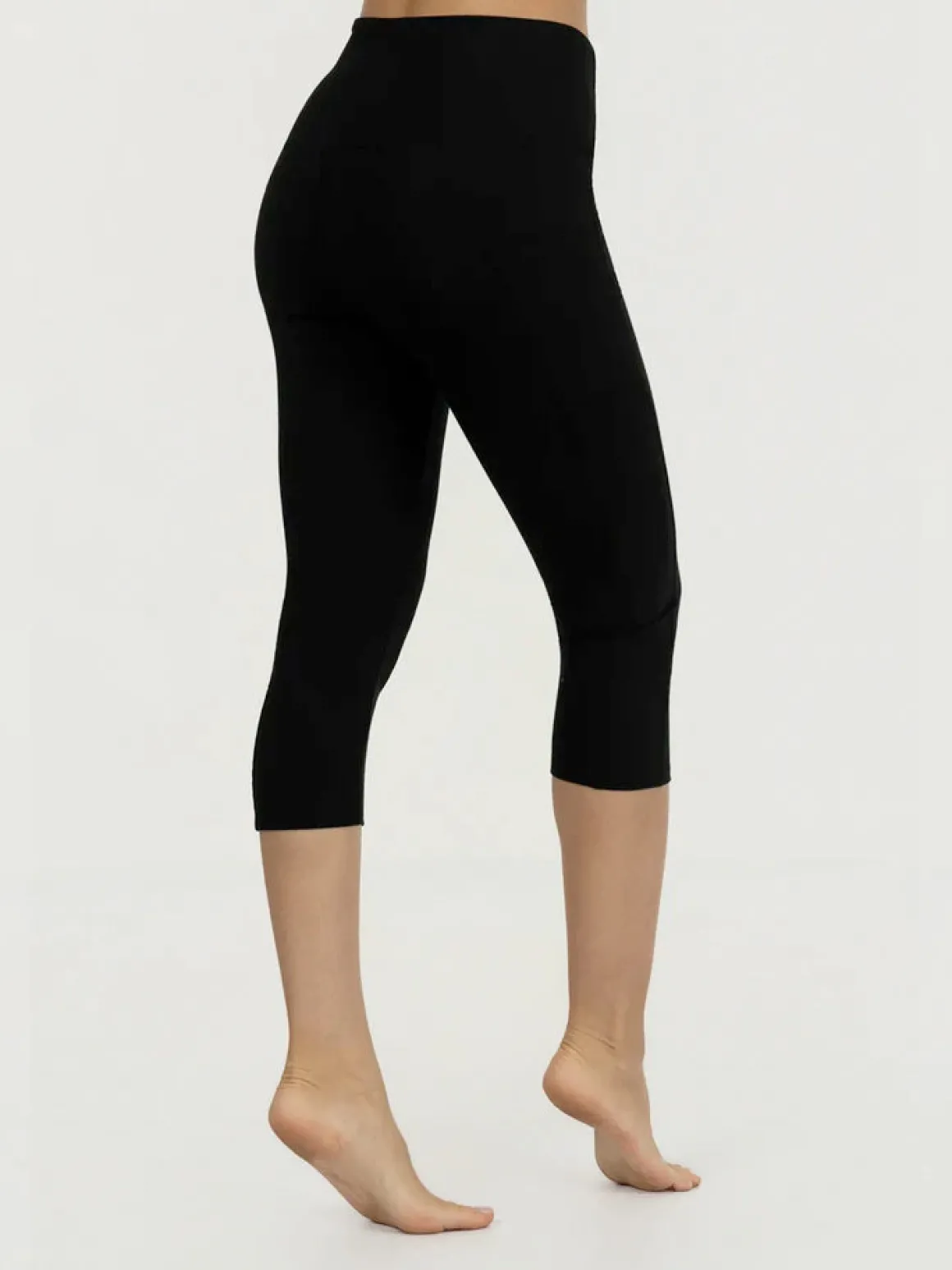 Tara Capri Yoga Pants - Onyx Black