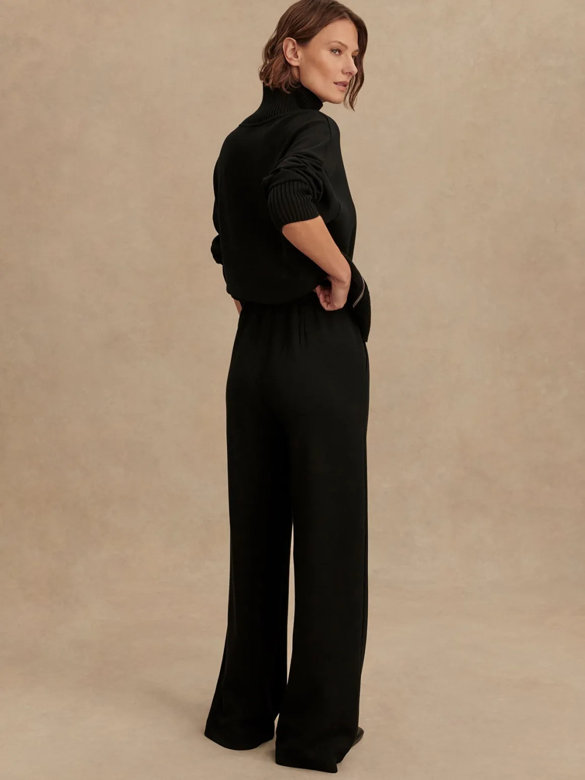 The Extra Wide Leg Pant 29.5 - Black