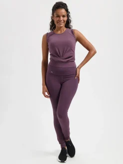 Veyra Knot Yoga Tank - Berry