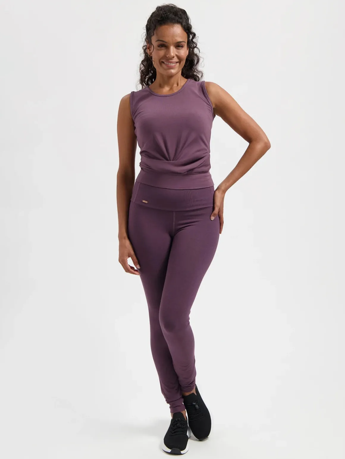 Veyra Knot Yoga Tank - Berry